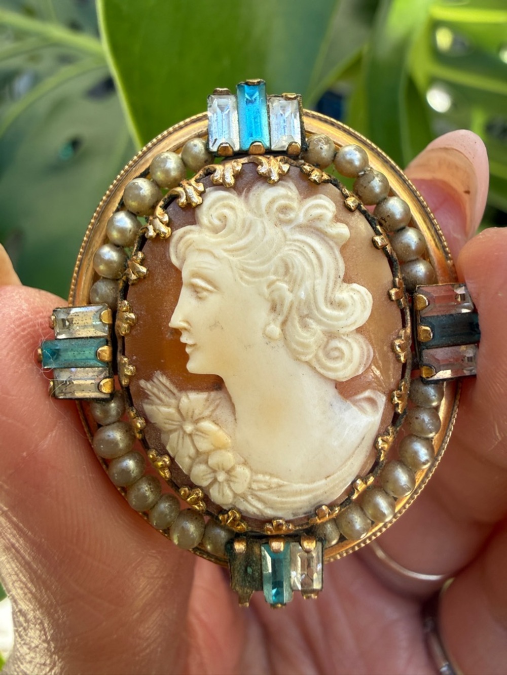 RARE & marked Vintage Cameo Brooch Pendant in Cream and Gold with Blue Accents